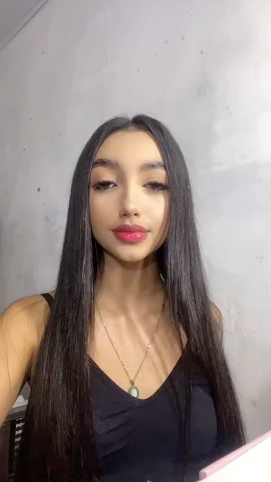 Cata, cam call host from Colombia